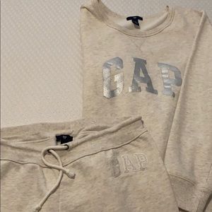 Gap crew neck pants set